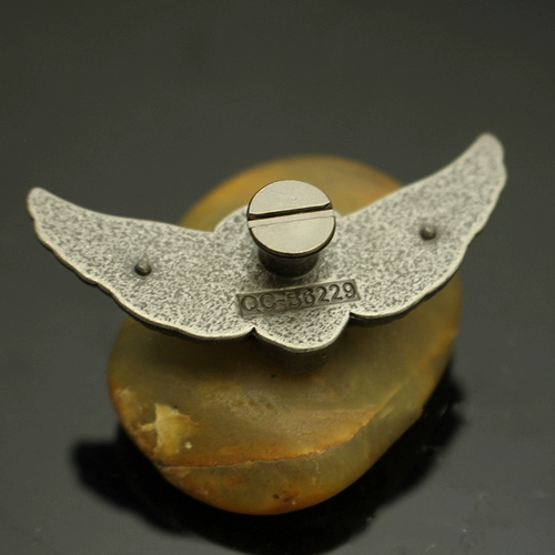 Ретро белый бронзовый череп богатство