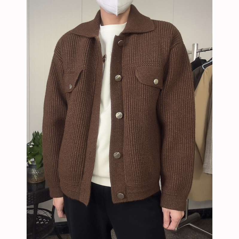 2025 New Model Lightweight Men's Knitted Cardigan Jacket Winter Warm Short down Jacket with Turn-Down Collar Design