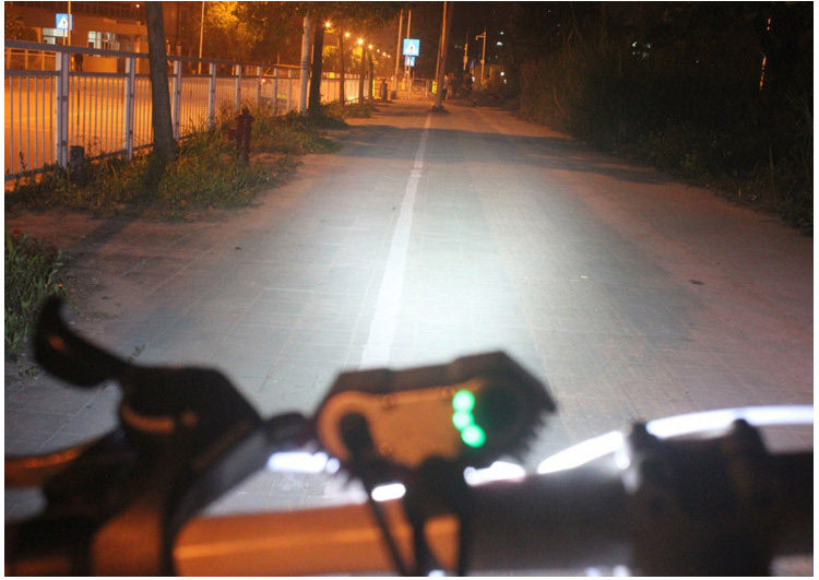 Lumière vélo - phare - Ref 2397737 Image 12