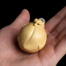 Yellow poplar wood carving disc to play with objects Fukbag handlebar piece Handicraft Carry-on man to play with little pendant Fulu double peach