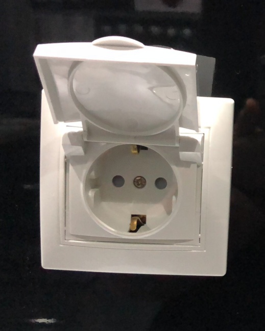 Type 86 European standard with cover wall socket 16A250V European waterproof wall socket Germany South Korea Russia