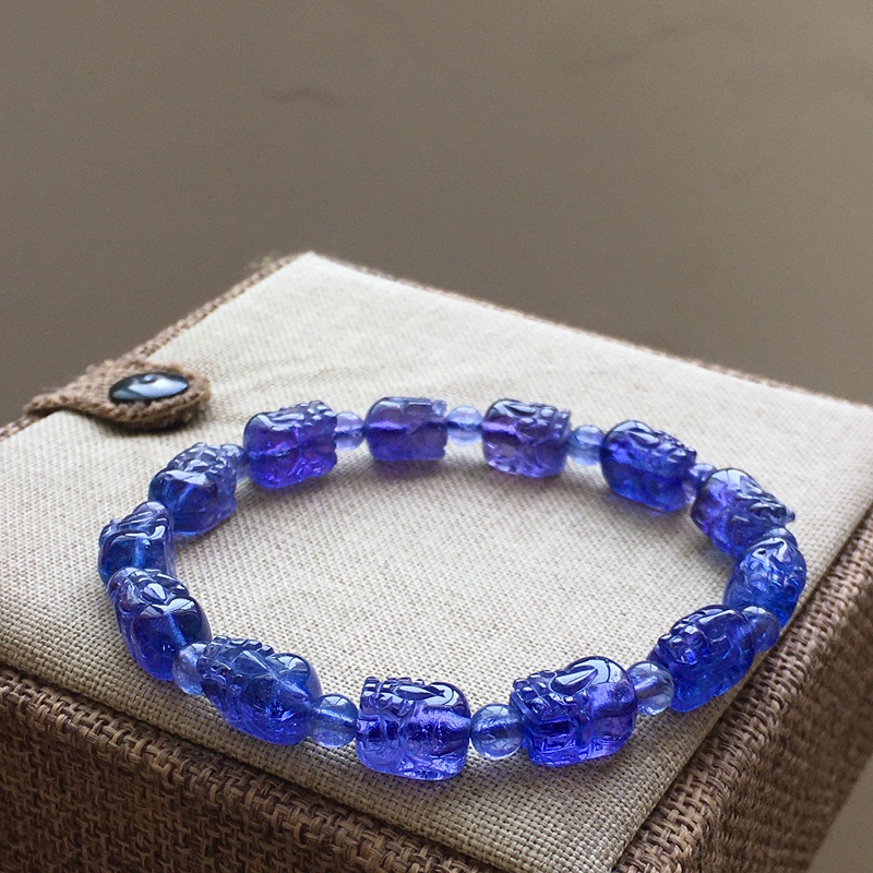Tanzanite Pixiu Bracelet. Tanzanite Has Rich Color, Clear Crystal, a Glossy and Oily Luster, and a Hydrated and Full Appearance