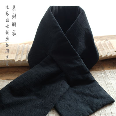 A solid-color cotton-padded warm scarf for both men and women in autumn and winter, paired with a cotton-padded jacket and scarf