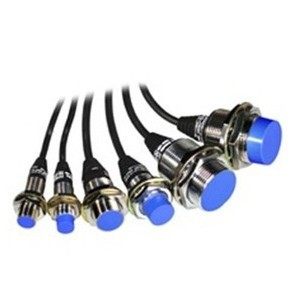 Close to the sensor PRDT12-8DO-4DO-8DC-4DC PRDT18-14DO-7DO-14DC-7DC