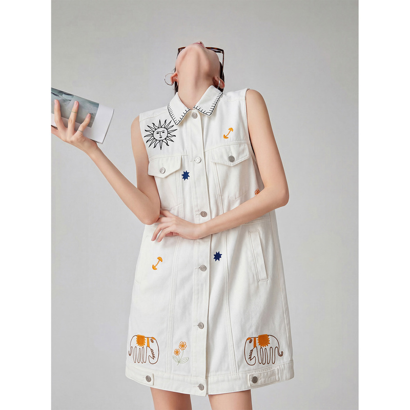 Designed Sleeveless Denim Dress, New Summer Style, White Embroidered Single-Breasted Lapel, Slimming Niche Tank Dress Designed Sleeveless Denim Dress, New Summer Style, White Embroidered Single-Breasted Lapel, Slimming Niche Tank Dress