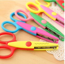 Kindergarten art materials handmade lace scissors safety White embryo mask characters moving painting template headwear wood chips