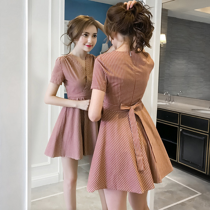 2020 summer wear new women's Korean version of the small man skirt waist thin A-line skirt V-neck short-sleeved striped dress
