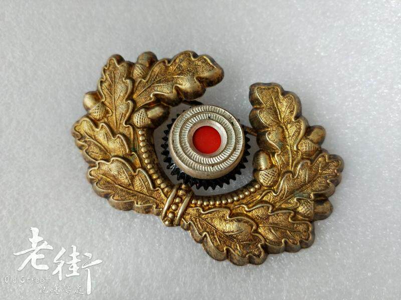 The European wind Van Reengraving Deutsche Wehrmacht will be handsome as the big hat-hat-hat oak ring three-color metal hat emblems