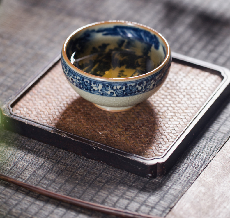 Owl up clay open piece of blue and white landscape maintain glaze cup the draw master cup single CPU manually lohan pu - erh tea cup