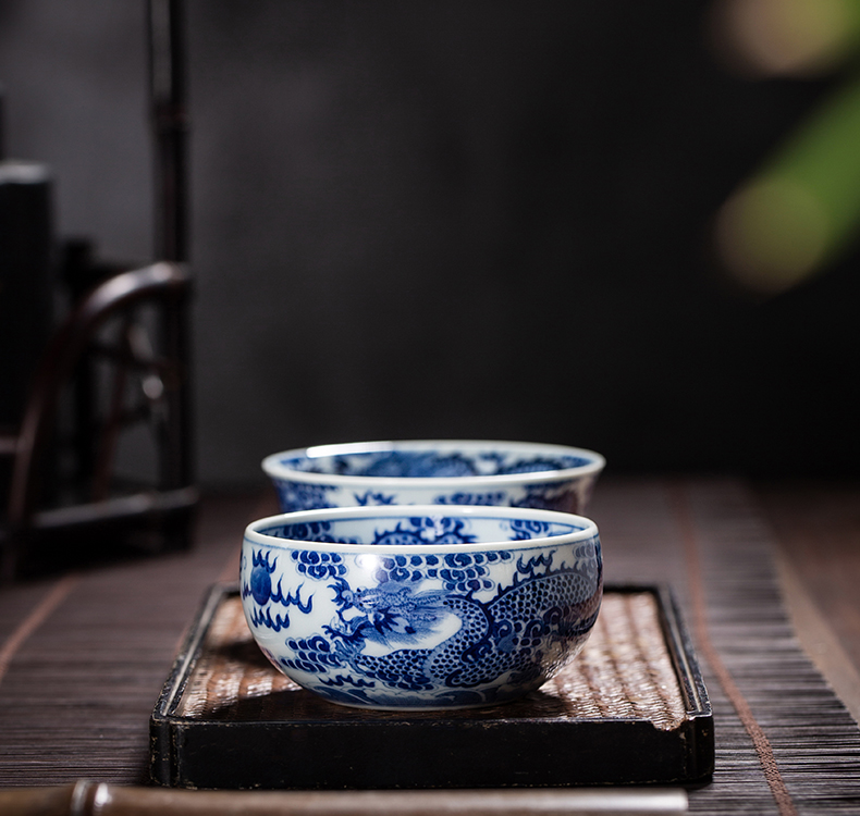 The Owl up jingdezhen maintain manual ceramic blue and white hand painting of wulong tea cup master kung fu tea cup