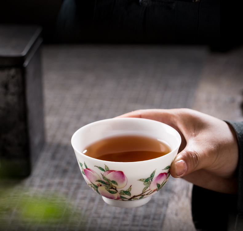 The Owl up jingdezhen tea colored enamel peach single CPU master cup ceramic cups kung fu tea sample tea cup