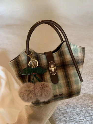 Демисезонная сумка на одно плечо, коллекция 2023