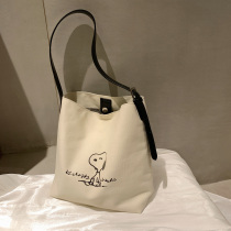 South wind Snoopy joint item Taylor bucket shoulder bag female 2021 new white large capacity canvas bag