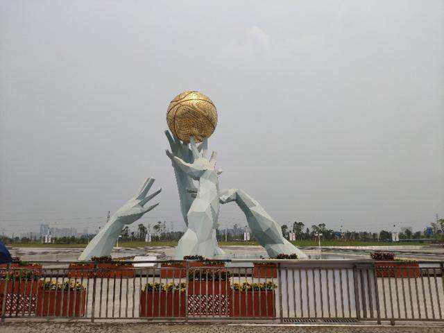 荣耀智慧屏发布，鸿蒙系统加持2秒开机