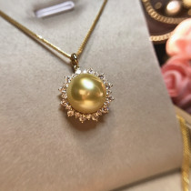 Natural color extremely strong light Nanyang golden beads natural seawater pearl pendant kgold small sunflower zirconium diamond edging pendant