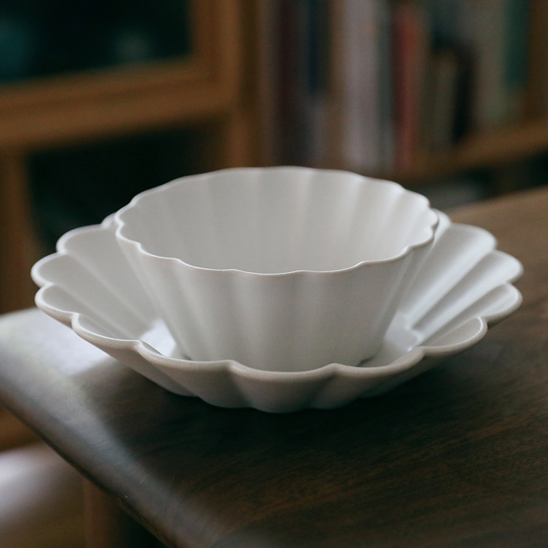 Glutinous rice porcelain) Jingdezhen fat chrysanthemum petal plate Japanese tableware plate deep plate Salad plate