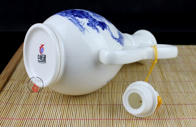 1 kg Jingdezhen màu xanh và trắng sứ cổ điển nhỏ bình nóng lẩu nhà rượu vang trắng rượu vang nhà con công bình cổ