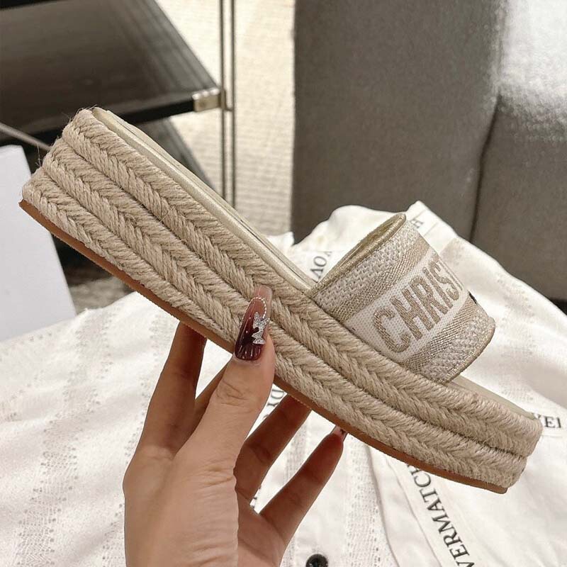 2026 New Summer Thick-Soled Slippers for Women, Versatile Embroidered Casual Outdoor Wear, Straw Height-Increasing Fashionable Slip-On Sandals 2026 New Summer Thick-Soled Slippers for Women, Versatile Embroidered Casual Outdoor Wear, Straw Height-Increasing Fashionable Slip-On Sandals