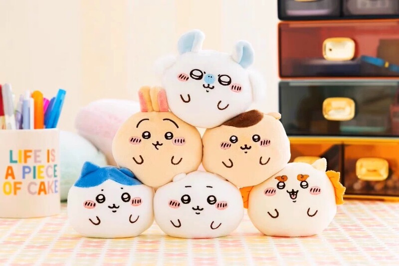 【Authentic Dg】Hangzhou Chiikawa Usagi Squishy Sandbag & Best Friends Holding Hands Magnetic Pendant
