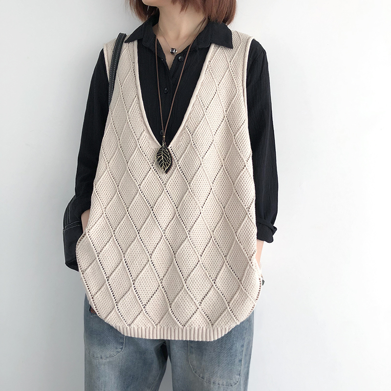 Knitted sweater vest women 2022 Spring and Autumn New Korean Version Loose Slim Size Vest Vintage V-Neck Horse Clip