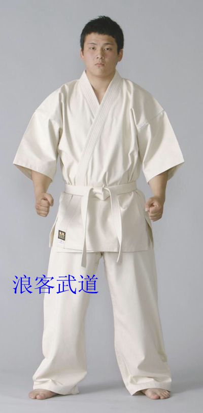 Loose-fitting cream karate suit