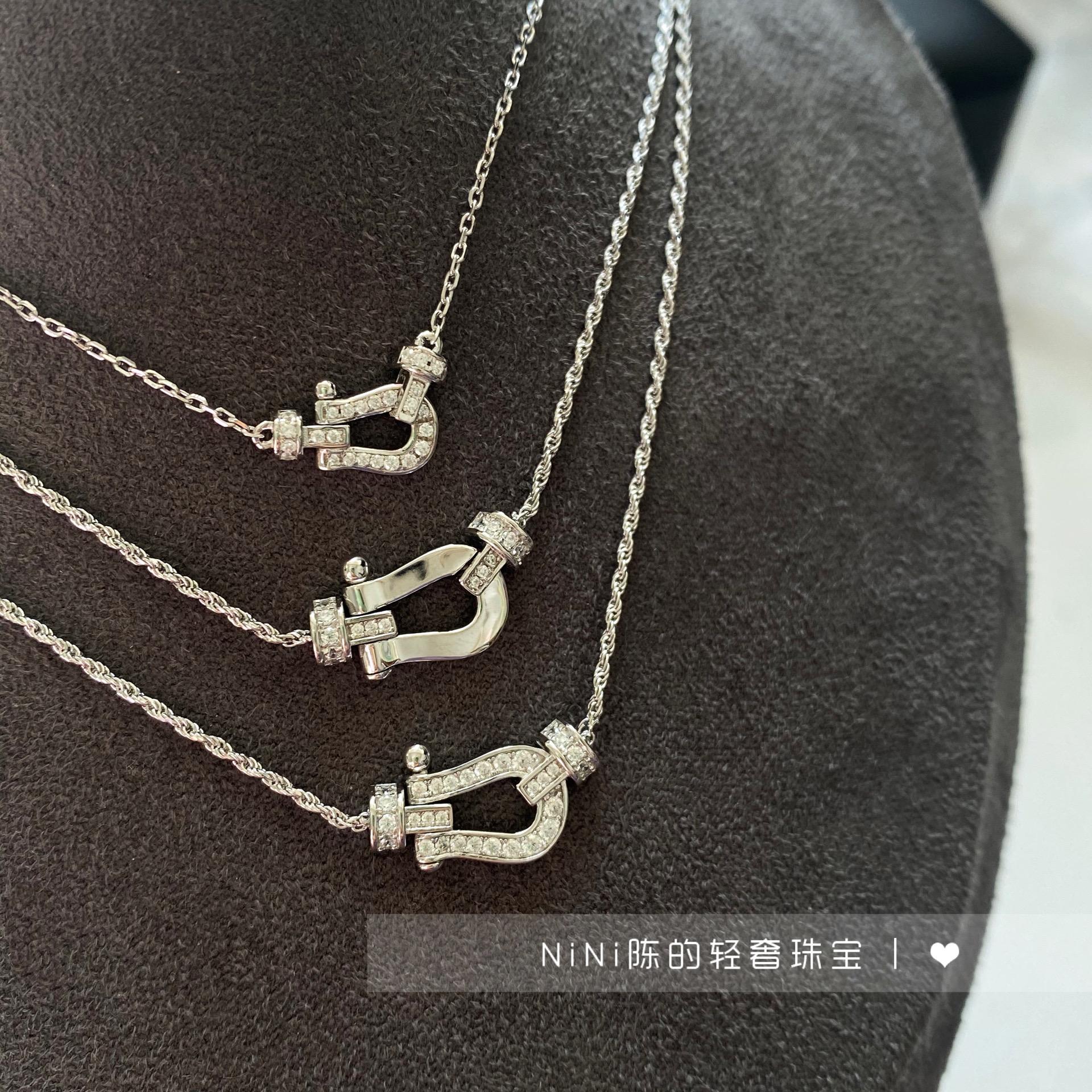 高級版馬蹄バックルネックレス女性用アップグレードダイヤモンドU字型シリーズ厚手バージョンツイスト925シルバーメッキ鎖骨チェーンフラッシュ