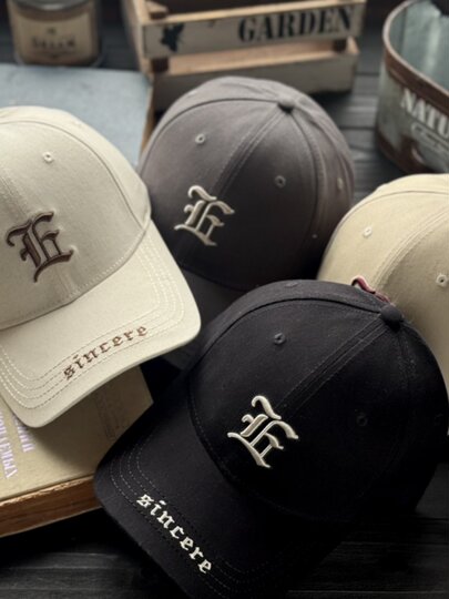 American version of the hard-top Sanskrit personalized embroidered baseball cap for men with large head circumference and niche peaked cap for women, fashionable, casual and versatile