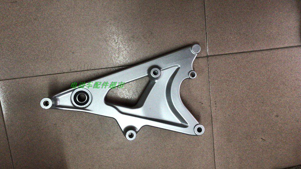 Rear connecting plate exhaust pipe bracket triangular plate engine rear shock-proof bracket after bending knife Like 150 rear