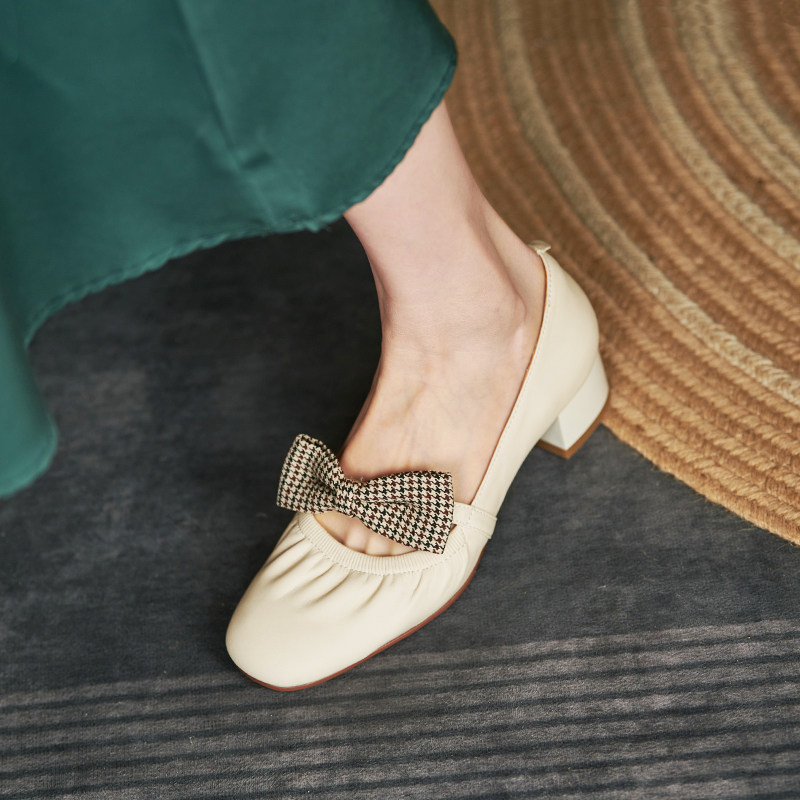 Fields Garden Wind Small Qing New Mary Precious shoes Summer Folds Square Head Grandma Shoes Butterfly Knot Genuine Leather heel bag Shoe female low heel