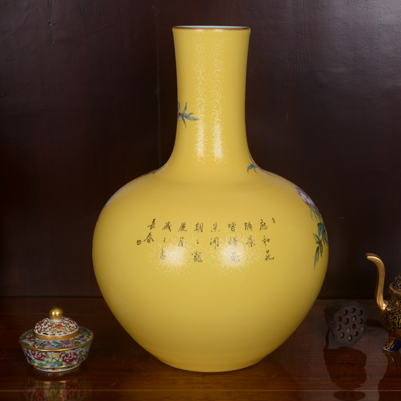 Jingdezhen ceramics high - end antique yellow roses sitting room place powder enamel vase home decoration process