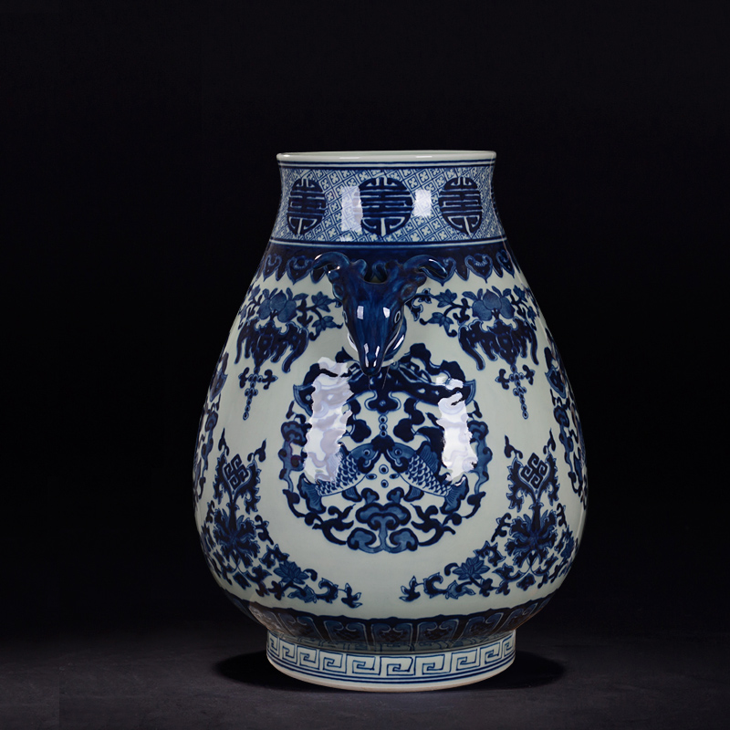 Antique hand - made double listen tube of jingdezhen ceramics vase of blue and white porcelain flowers sitting room adornment is placed the process