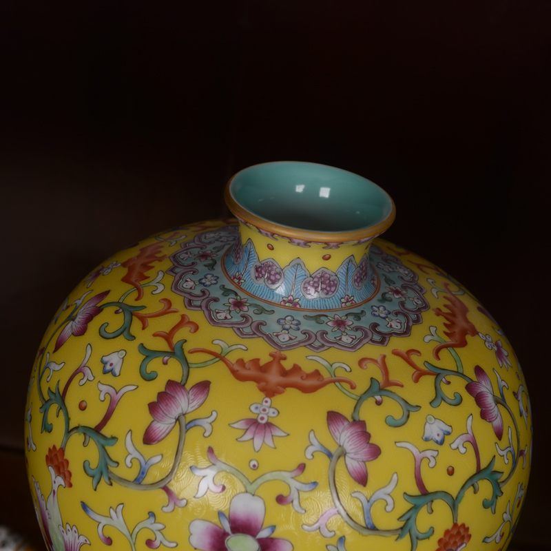 Jingdezhen ceramics high - grade hand - made archaize end of qianlong emperor huang mei bottle vase home decoration craft furnishing articles in the living room