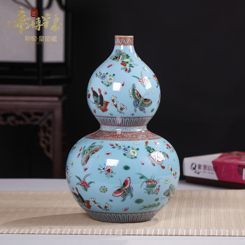 Jingdezhen antique hand - made ceramics vase butterfly famille rose porcelain decoration handicraft furnishing articles in the living room