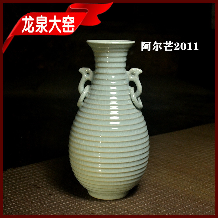 The world's non-heritage Longquan Celadon kiln produced in 1999 double-ring double-ear Xuan pattern vase collection appreciation