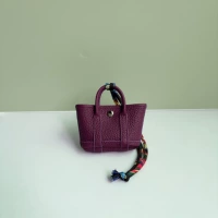 Темно-фиолетовый