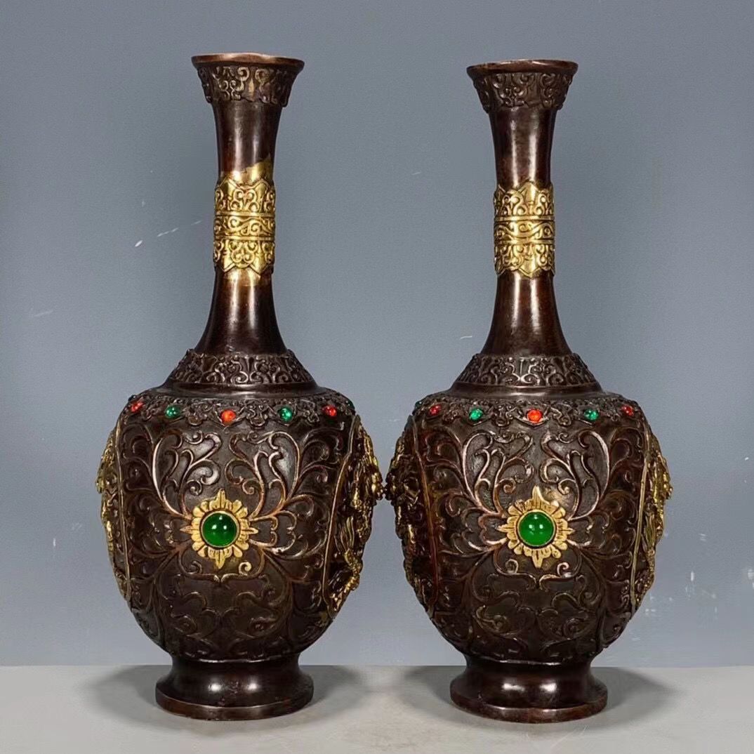 中国古美術・旧蔵鏨刻鎏金の宝石を嵌め花瓶・純銅・箱付き・高浮彫り・置物・文房具 中国古美術・旧蔵鏨刻鎏金の宝石を嵌め花瓶・純銅・箱付き・高浮