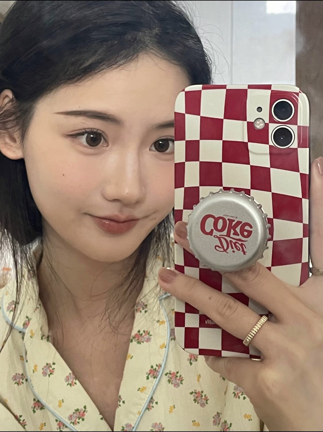 iphone13ouchtv original retro beige and red all-inclusive silicone checkerboard mobile phone case