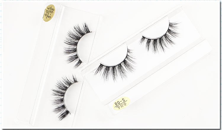 Một cặp lông mi chồn lông mi giả S08 Châu Âu và Mỹ trang điểm Kardashian với cùng một đoạn tự nhiên dày giai đoạn mô phỏng trên lông mi keo dán mi vacosi