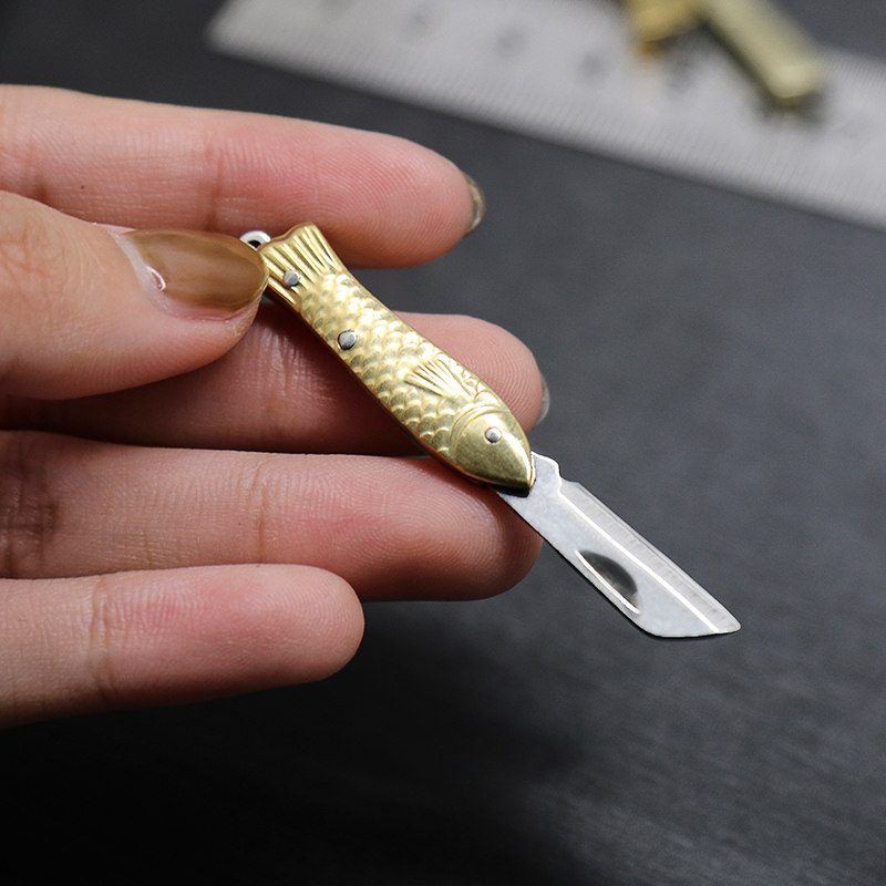 Old Town Manual Folding Knife With Small Knife Mini Brass Stainless Steel Cutting Edge Express Pocket Knife Key Knife