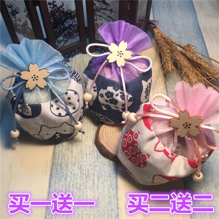 Put clothes with scents of fragrant bag Fragrant Sacks Car Pendant Finished Wardrobe Lasting Aroma Insect Repellent Sachet sachet