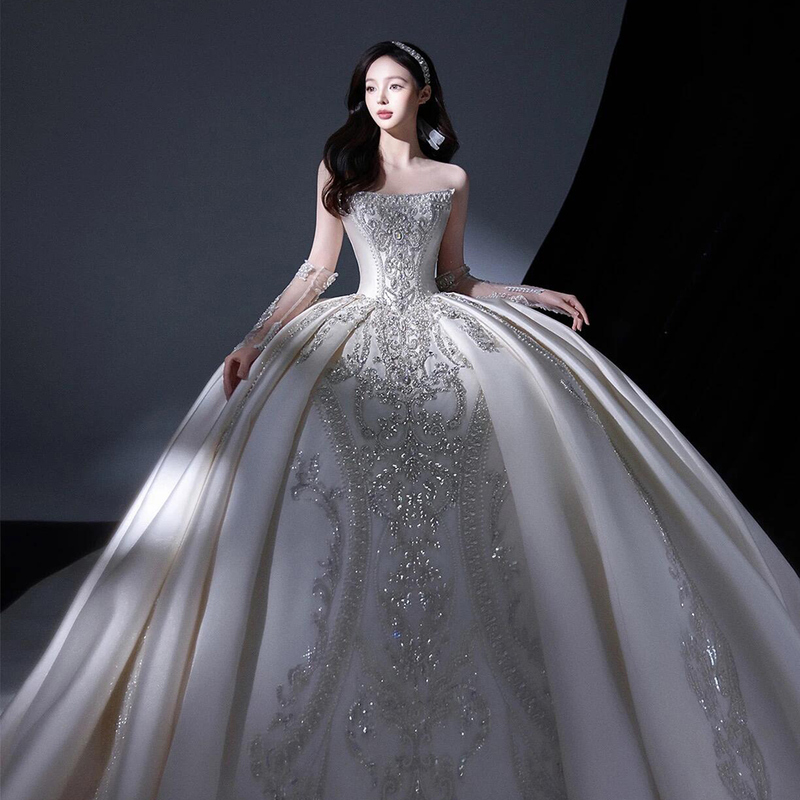 《Jenny》Wedding Dress 2026 New Style French Strapless Luxurious Heavy-Duty Satin High-Quality Texture with Long Train 《Jenny》Wedding Dress 2026 New Style French Strapless Luxurious Heavy-Duty Satin High-Quality Texture with Long Train