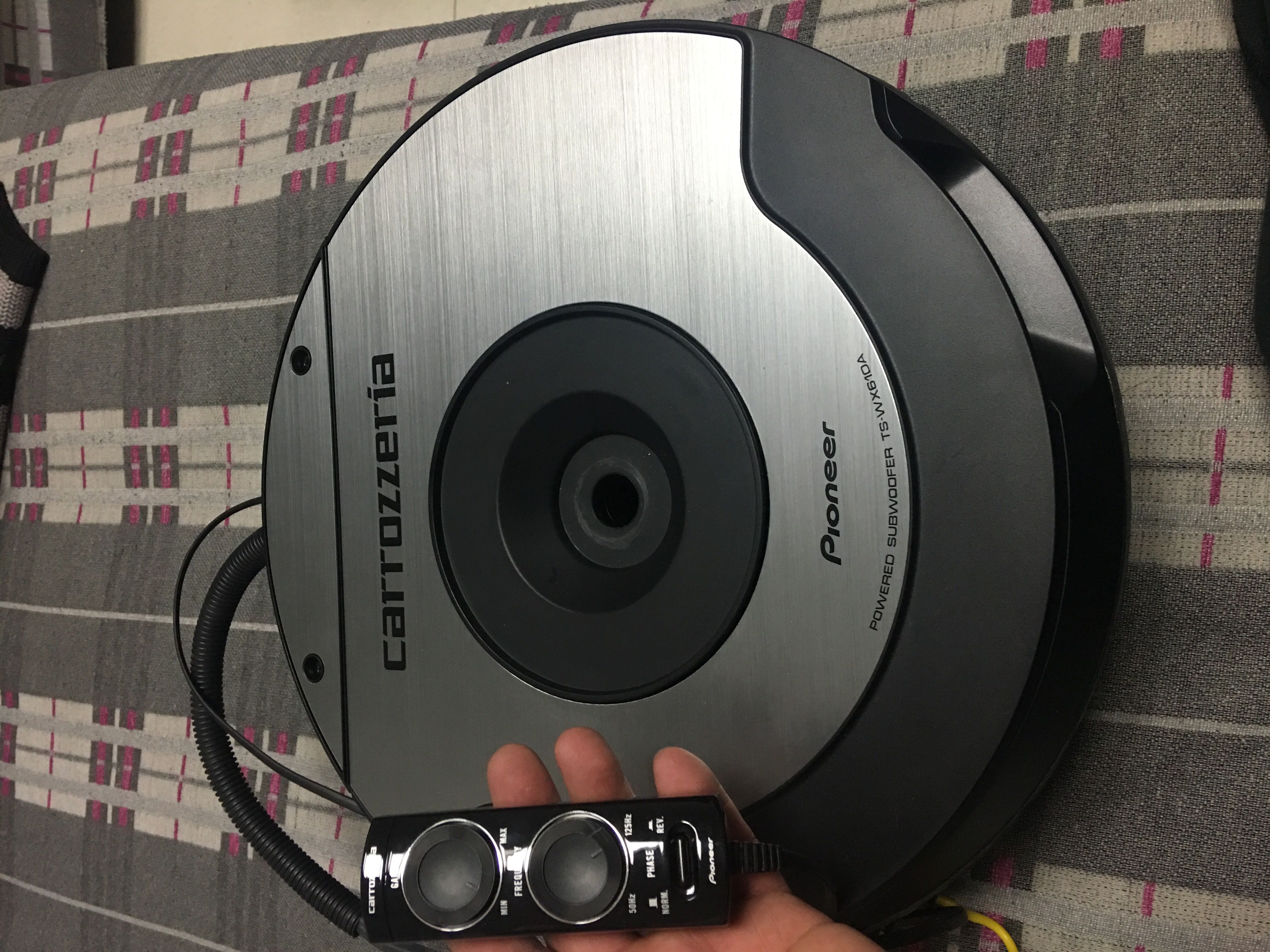 Japan pioneer subwoofer pioneer car horn hub running spare tire gun Active car with amplifier