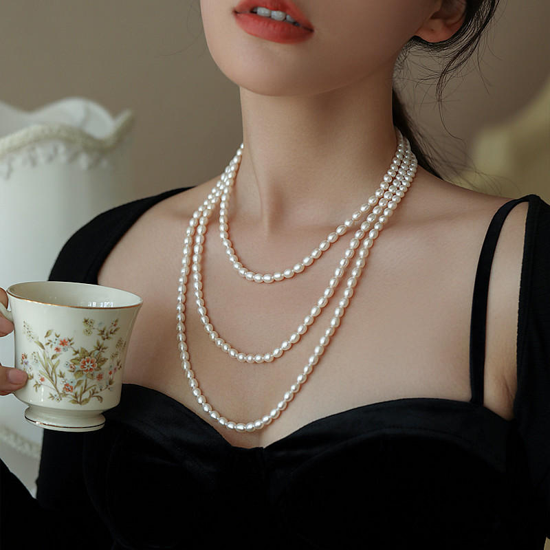 Multi-layer personality strong light natural freshwater pearl sweater chain clavicle chain retro temperament all-match fashion niche light luxury