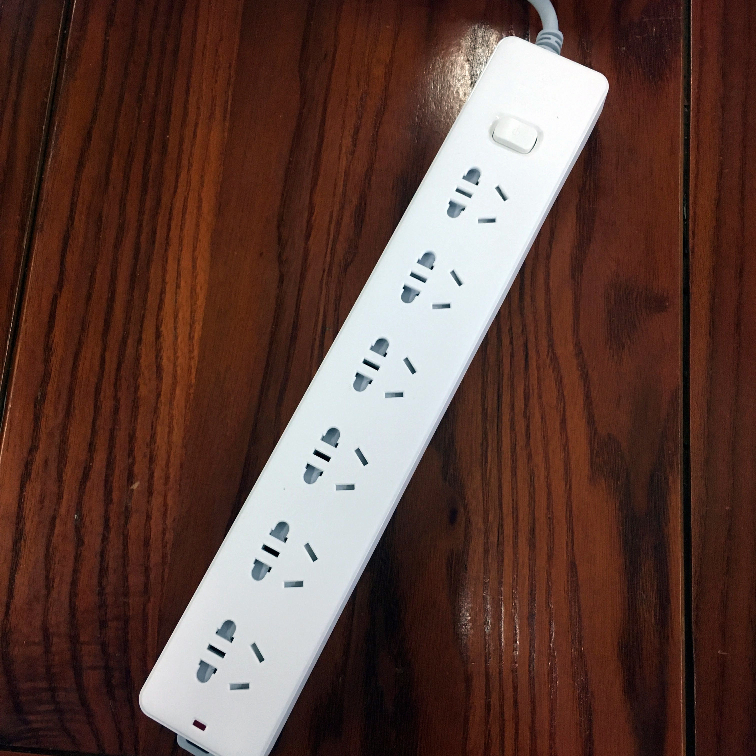 Bull socket GN107 single row 6 plug power overload protects household Apple fast charging and drag board plug 3 m 5 m