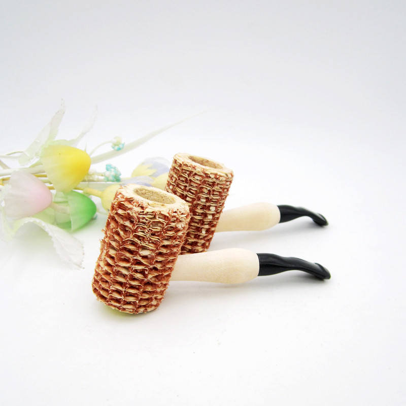 Mid-corn tobacco fighting tobacco corn cobs tobacco fighting disposable tobacco fights to be used in new hands to practice smoking tobacco