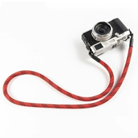 Красноватый черный