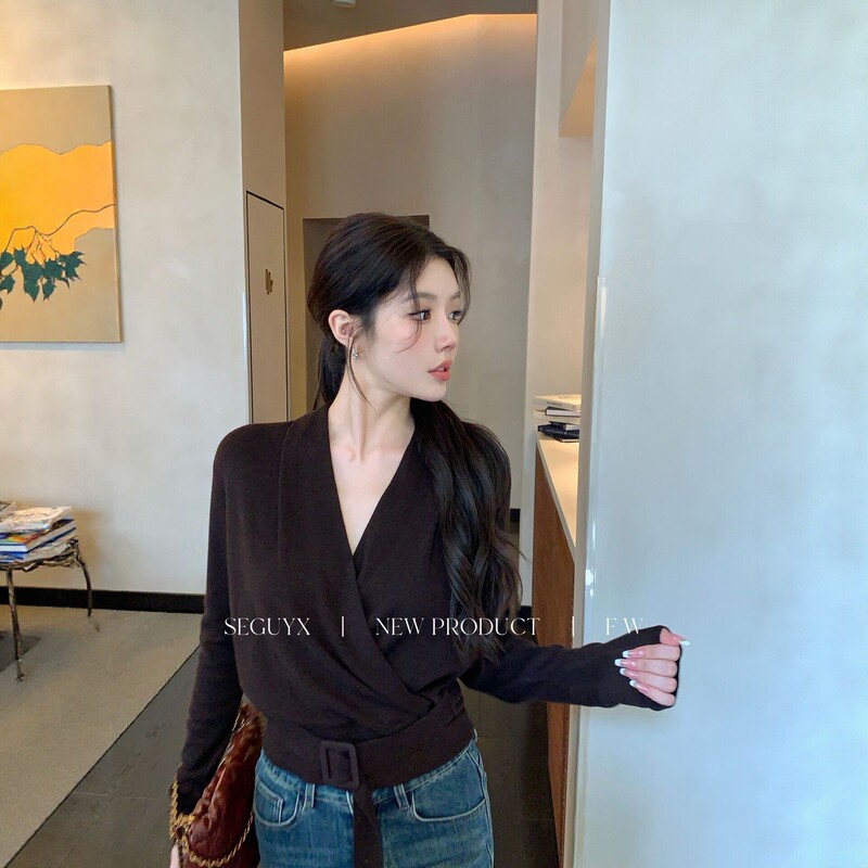 Seguyx Shibuya French-Style Minimalist Commuter V-Neck Wrap Knit Sweater, Waist-Cinching Slim-Fit Long-Sleeve Versatile Sweater Top Seguyx Shibuya French-Style Minimalist Commuter V-Neck Wrap Knit Sweater, Waist-Cinching Slim-Fit Long-Sleeve Versatile Sweater Top