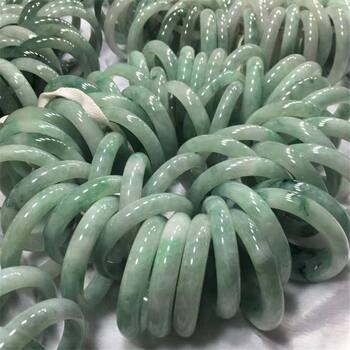 Natural jade bracelet 10x1 jade loss elegant women