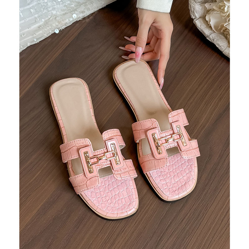Fashionable Metal Buckle Flat Sandals for Women, Summer Outdoor Wear, High-End Versatile Open-Toe Slippers, Convenient for Summer