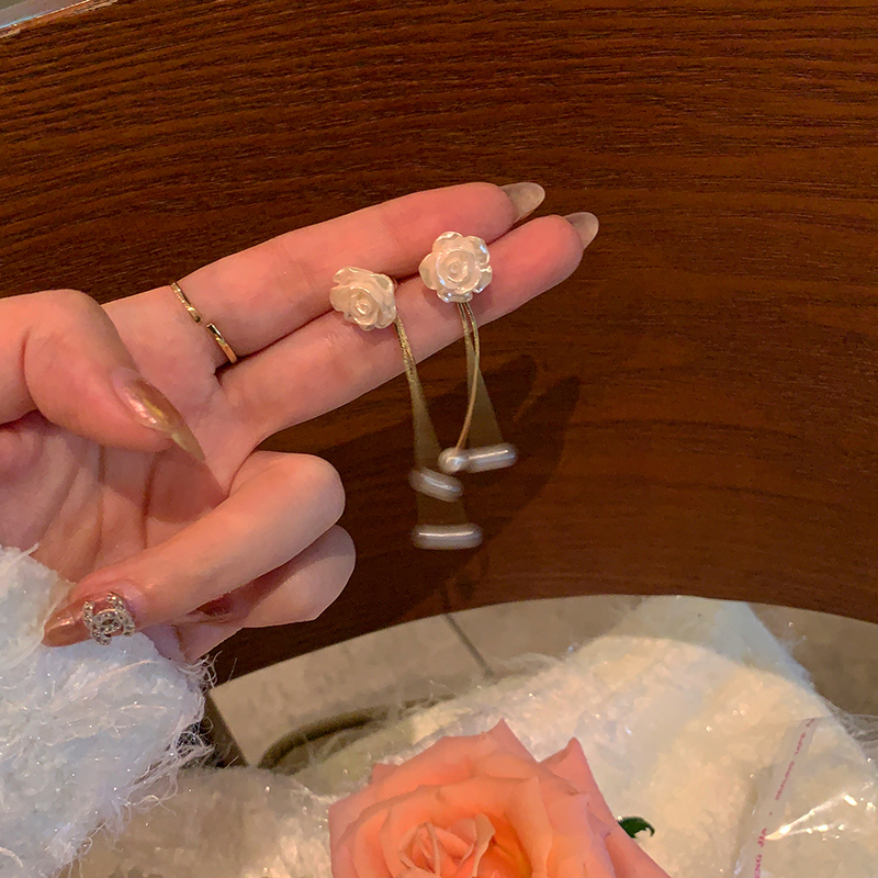 Koreanisches Nischendesign mit Kamelienquaste, High-End, leichtes Luxustemperament, Ohrringohrringe [umweltfreundlich]_voghion.com